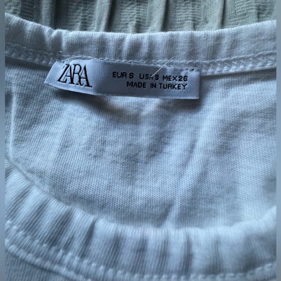 Zara Classic White Tee with Embellishments on the shoulders. - Picture 7 of 9